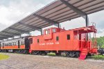 IC 9384 Caboose and IC 95 Railway Post Office Car